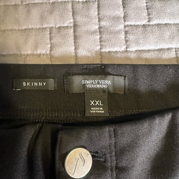 Simply Vera Black Skinny Pants - Picture 2 of 4